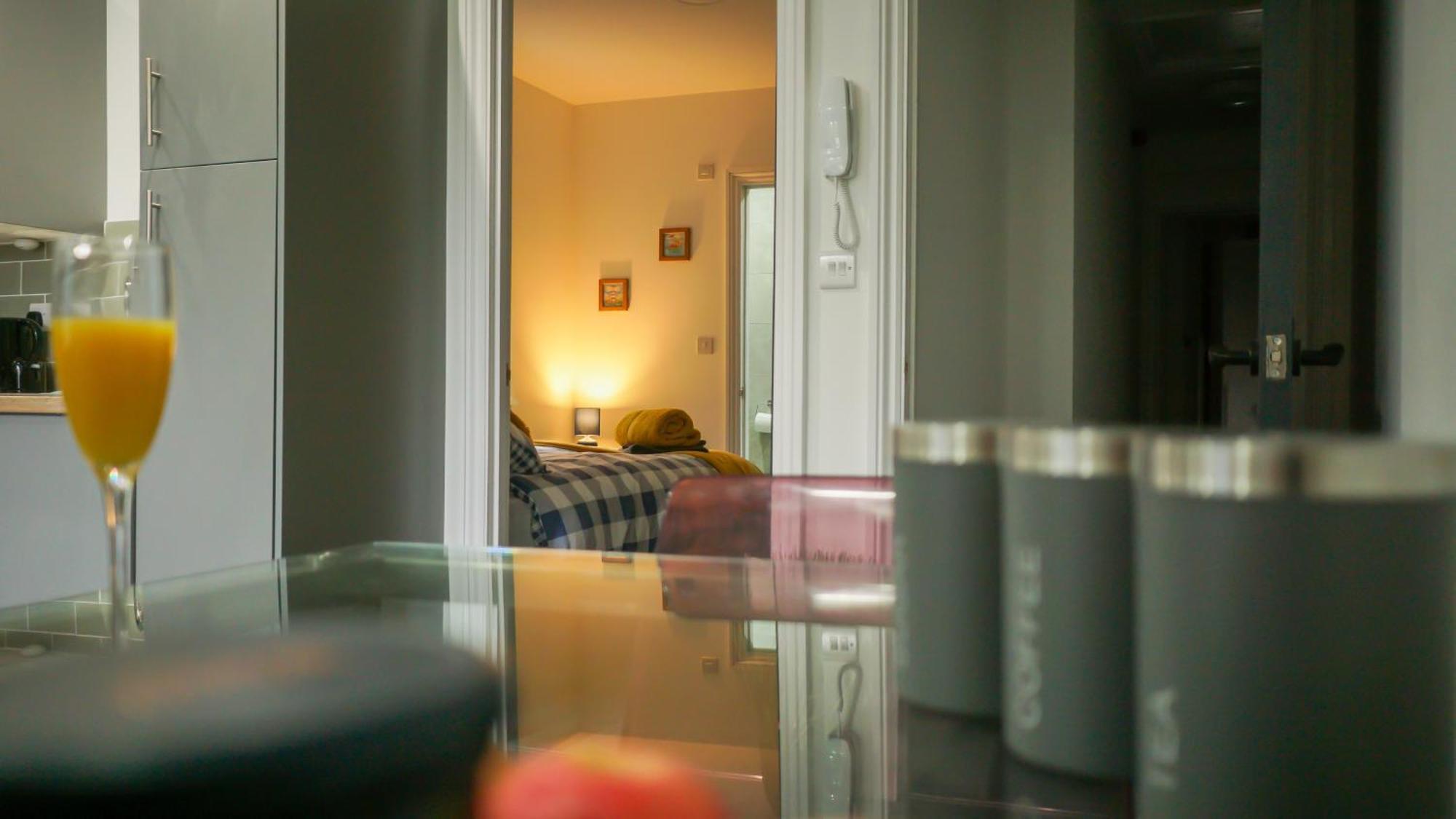 Modern Apartments Near Cardiff City Centre 외부 사진