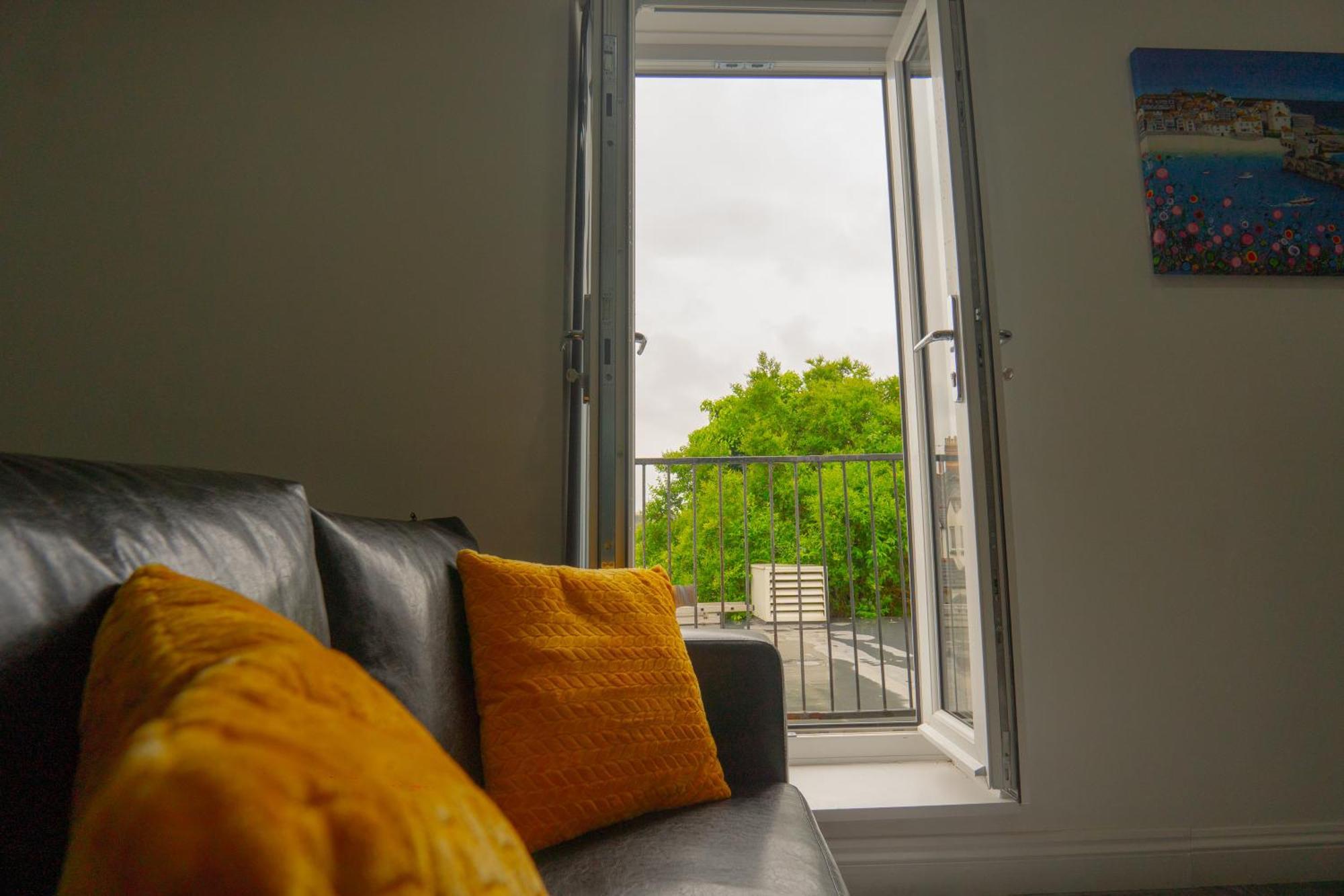 Modern Apartments Near Cardiff City Centre 외부 사진